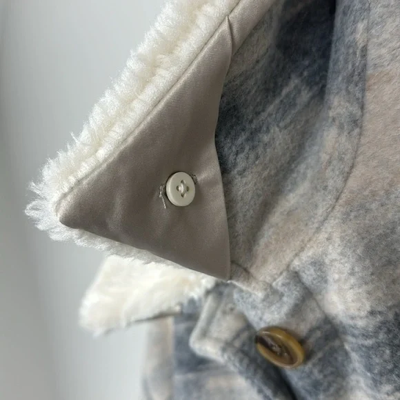 Lucky Brand Oversized Plaid Shirt Jacket. Faux Fur. Size L. - Picture 11 of 14